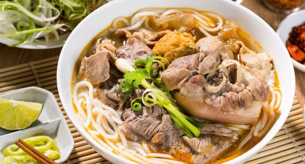 Bún bò - món ăn thích hợp vào những ngày tiết trời se lạnh
